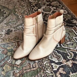 PIKOLINOS Cream Ankle Booties